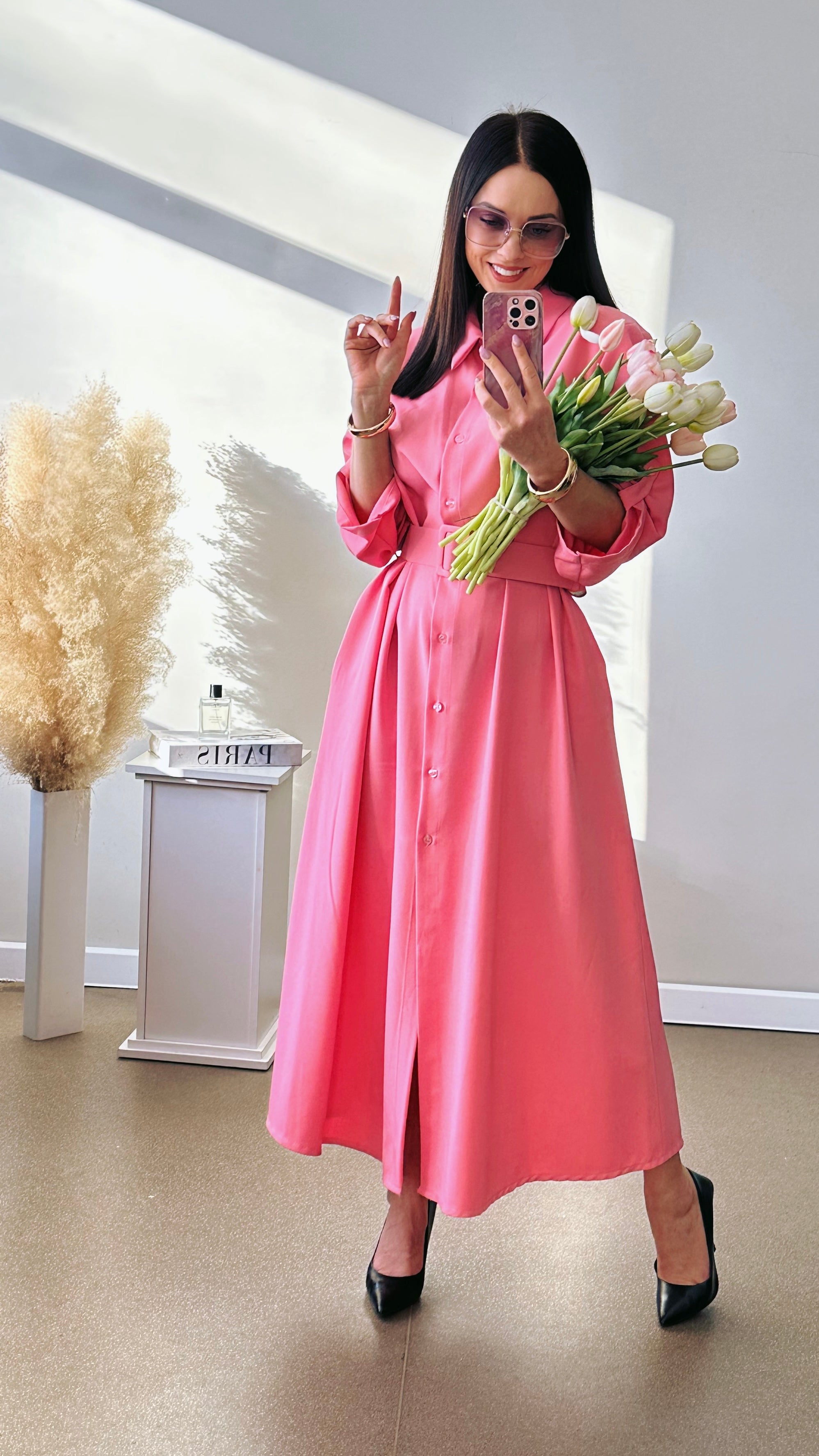 Koralų spalvos suknelė