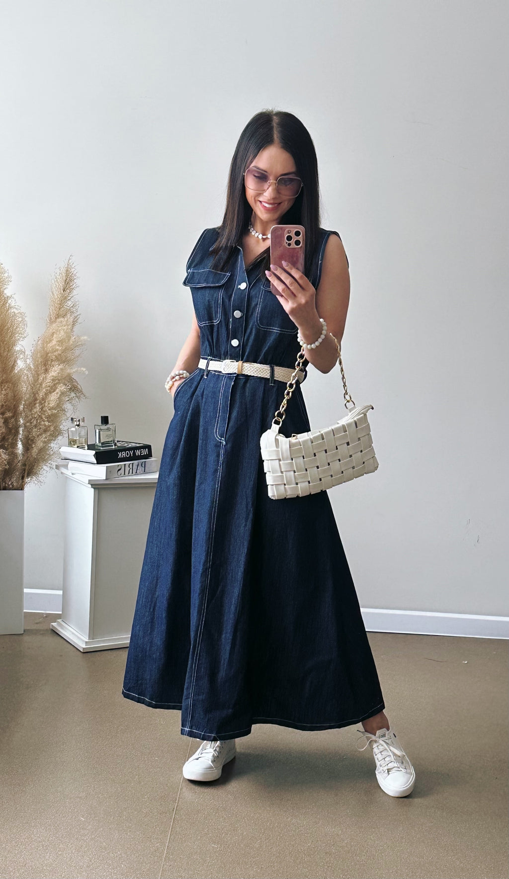 Tamsaus džinso suknelė